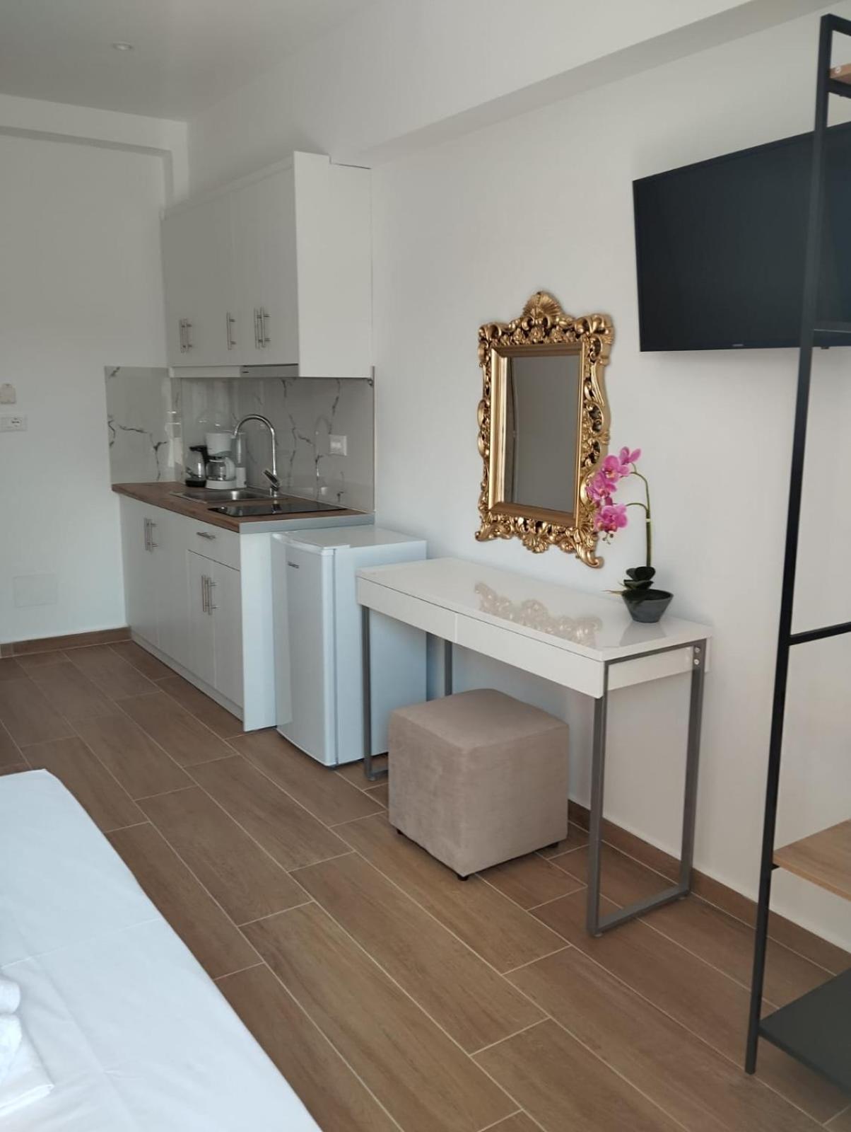 Amente Apartaments Ksamil Esterno foto